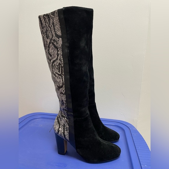 MRKT Tall Boots Women Size 8 Suede Snake Print Hallie Knee High Pull-on - Picture 2 of 11